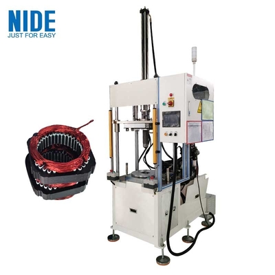 Máquina de moldagem automática de bobinas de estator com motor de indução